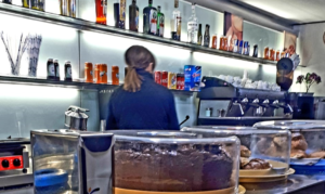 uno scorcio della mensa Laurenziano, il bar